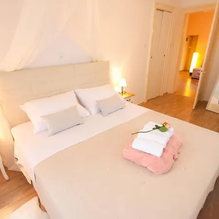 Apartment Rosa Solis
