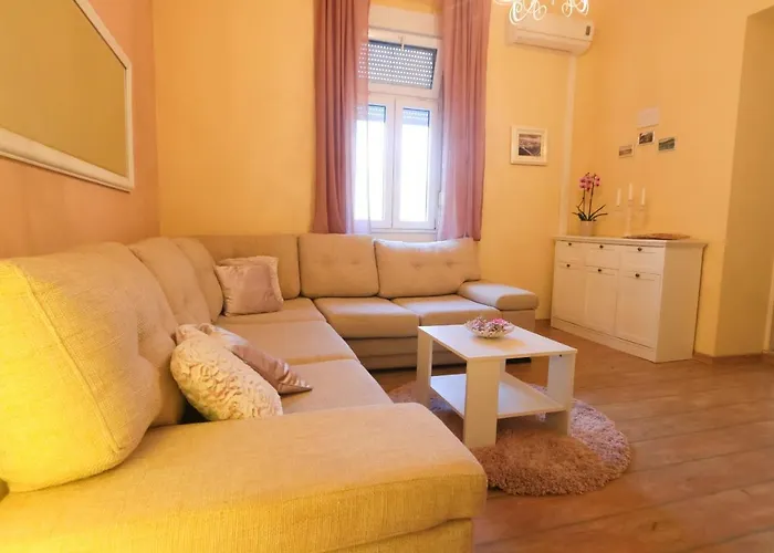 Rosa Solis Apartman *